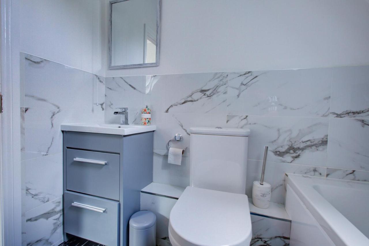Luxury 3 Bedroom Apartment Close To Beach, Bournemouth & Meyrick Park Exteriör bild