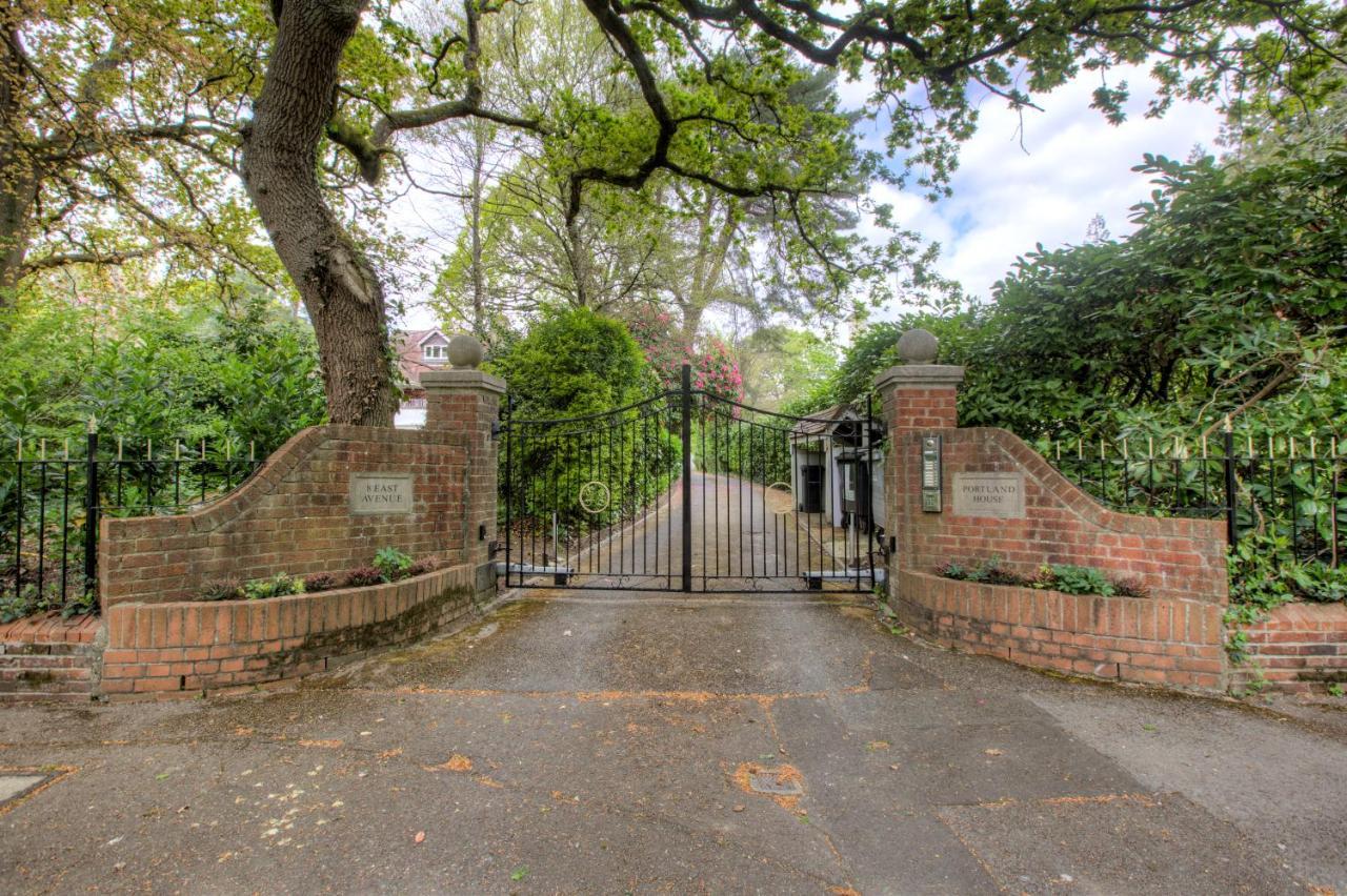 Luxury 3 Bedroom Apartment Close To Beach, Bournemouth & Meyrick Park Exteriör bild